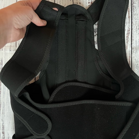 No longer available Fit Geno back brace posture corrector men/women size M new - Picture 10 of 10